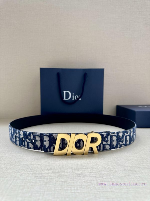 This 35mm double-sided belt with a width of 3.5cm combines elegant temperament with modern s zbzsmua5
