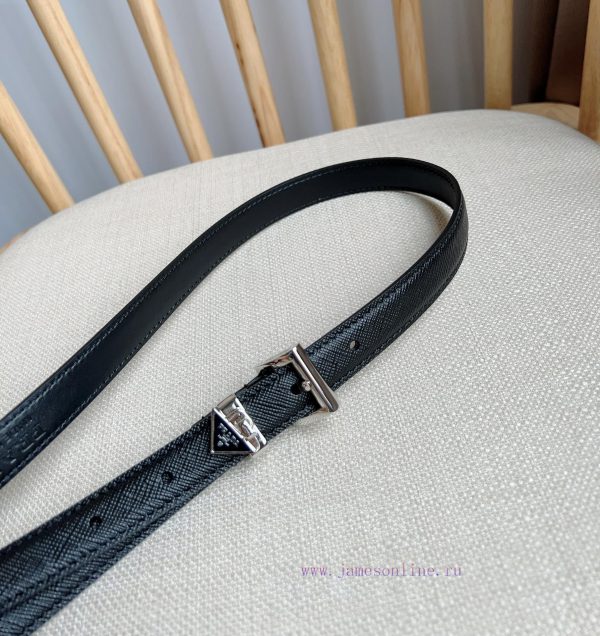 PRADA's elegant Saffiano belt showcases a feminine design with a soft and heartfelt triangul 3jz6tyg5 - Image 9