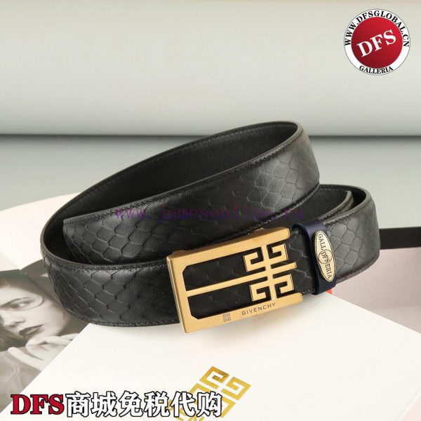 High end quality, physical photographyComes with a complete set of packagingGivenchy Oversea c8sq8igx - Image 3