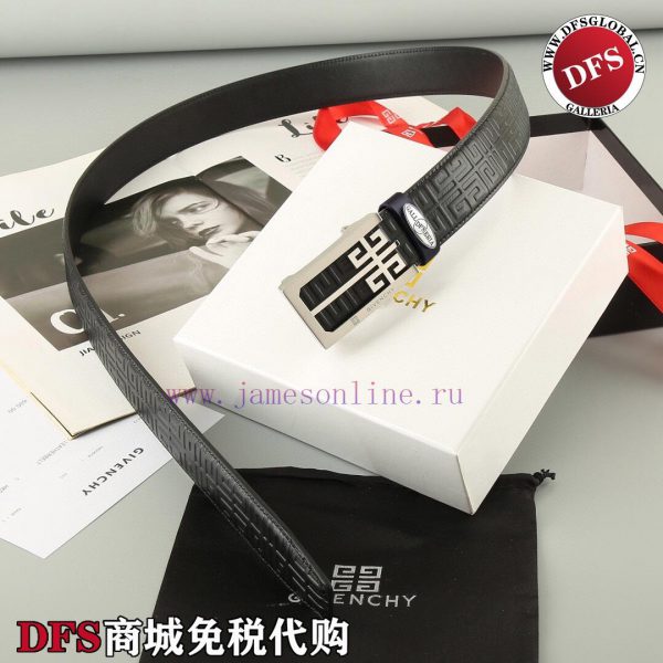 High end quality, physical photographyComes with a complete set of packagingGivenchy Oversea c8sq8igx - Image 9