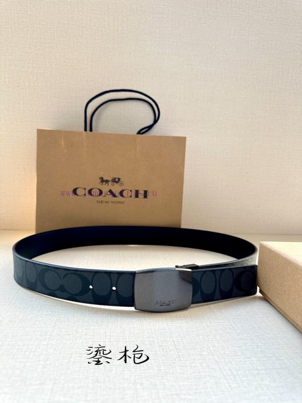 The COACH double-sided belt with a width of 3.8cm is made of classic logo canvas material on lcfrqh94