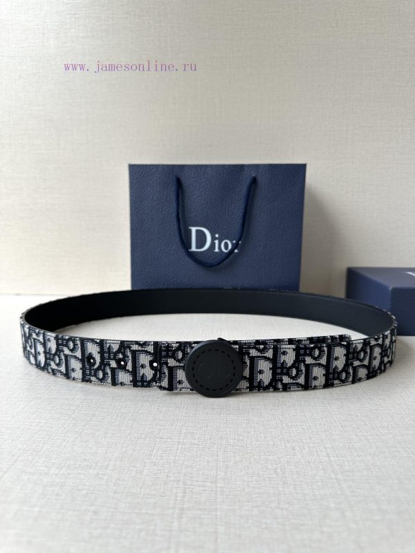 This Dior Charm belt buckle with a width of 3.5cm is a new product in the summer men's cloth 25lxibd7