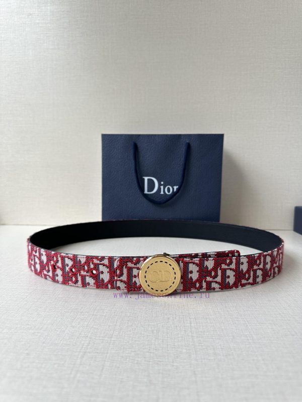 This Dior Charm belt buckle with a width of 3.5cm is a new product in the summer men's cloth nz28gcr4